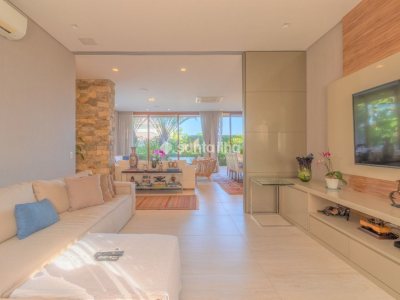 Casa à venda com 750m², 3 quartos, 3 suítes, 3 vagas no bairro Lagoa da Conceição em Florianópolis - Foto 12