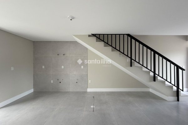 Casa à venda com 118m², 3 quartos, 1 suíte, 2 vagas no bairro Campeche em Florianópolis