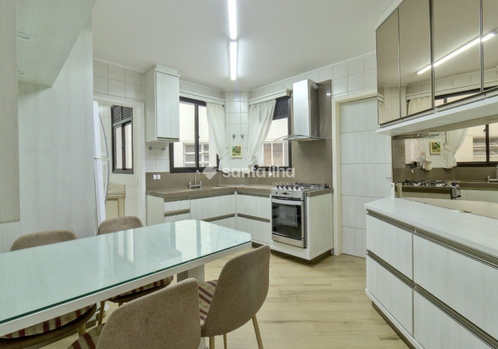 Apartamento à venda com 135m², 3 quartos, 1 suíte, 2 vagas no bairro Centro em Florianópolis - Foto 1