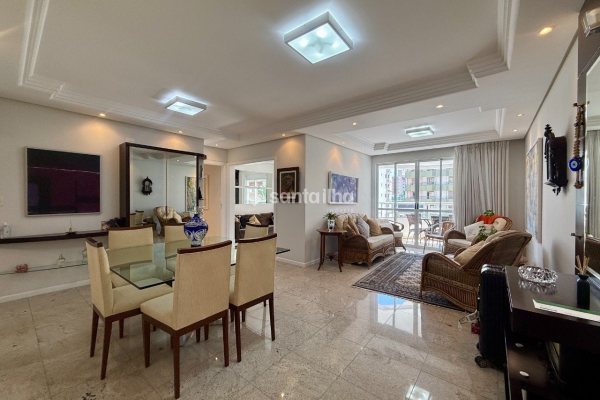 Apartamento à venda com 151m², 3 quartos, 2 suítes, 1 vaga no bairro Centro em Florianopolis