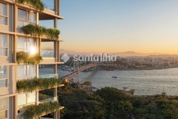 Apartamento à venda com 175m², 3 quartos, 3 suítes, 4 vagas no bairro Centro em Florianópolis