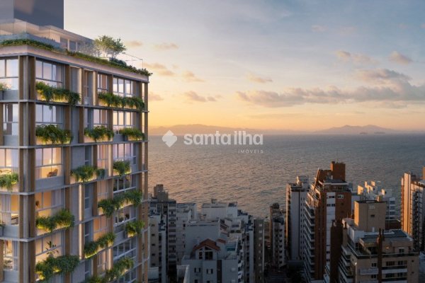 Apartamento à venda com 175m², 3 quartos, 3 suítes, 4 vagas no bairro Centro em Florianópolis