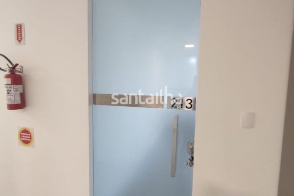 Sala/Conjunto à venda com 38m², 1 vaga no bairro Saco dos Limões em Florianópolis