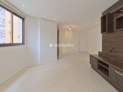 Apartamento à venda com 110m², 3 quartos, 1 suíte, 2 vagas no bairro Centro em Florianópolis - Foto 7