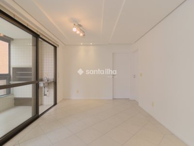 Apartamento à venda com 110m², 3 quartos, 1 suíte, 2 vagas no bairro Centro em Florianópolis - Foto 4