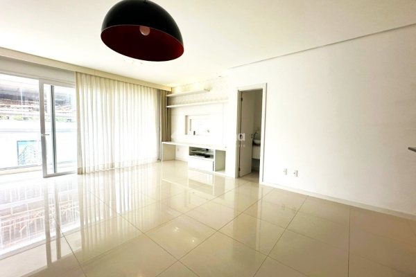 Apartamento à venda com 177m², 3 quartos, 3 suítes, 2 vagas no bairro Campeche em Florianópolis
