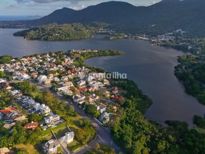 Casa à venda com 546m², 4 quartos, 2 suítes, 2 vagas no bairro Lagoa da Conceição em Florianópolis - Foto 43