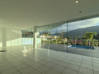Casa à venda com 546m², 4 quartos, 2 suítes, 2 vagas no bairro Lagoa da Conceição em Florianópolis - Foto 8