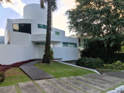 Casa à venda com 546m², 4 quartos, 2 suítes, 2 vagas no bairro Lagoa da Conceição em Florianópolis - Foto 4