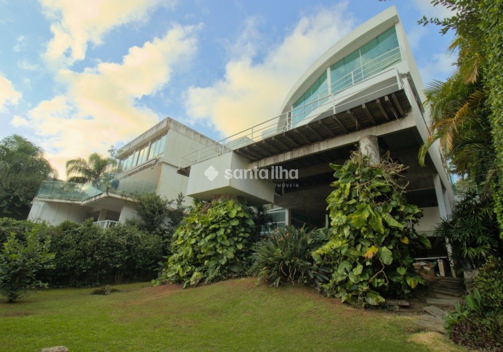 Casa à venda com 546m², 4 quartos, 2 suítes, 2 vagas no bairro Lagoa da Conceição em Florianópolis - Foto 1