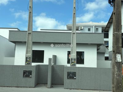 Casa à venda com 68m², 2 quartos, 1 suíte, 1 vaga no bairro Campeche em Florianópolis - Foto 2