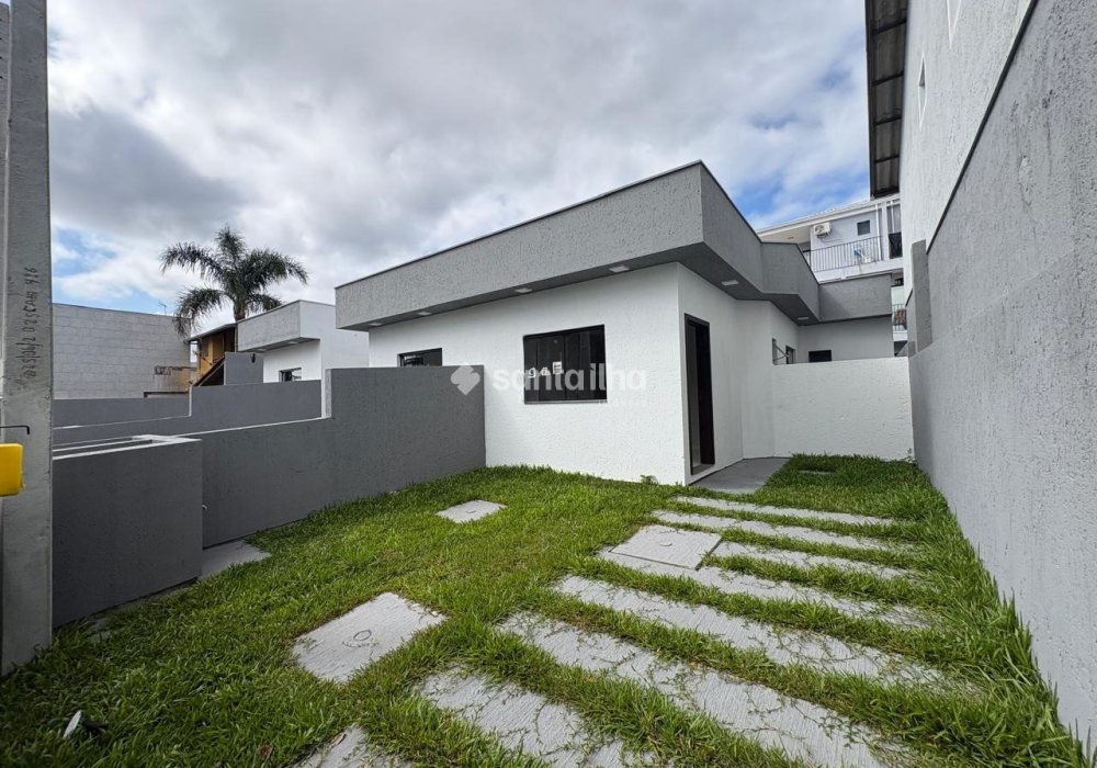 Casa à venda com 68m², 2 quartos, 1 suíte, 1 vaga no bairro Campeche em Florianópolis - Foto 1