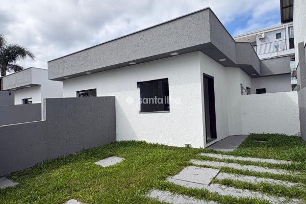 Casa à venda com 68m², 2 quartos, 1 suíte, 1 vaga no bairro Campeche em Florianópolis
