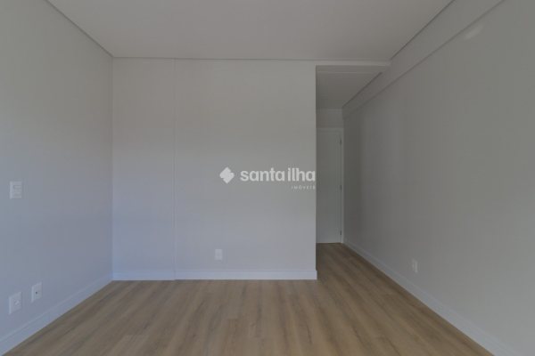 Apartamento à venda com 71m², 2 quartos, 1 suíte, 2 vagas no bairro Coqueiros em Florianópolis