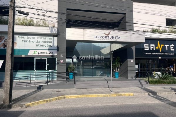 Sala/Conjunto à venda com 38m², 1 vaga no bairro Saco dos Limões em Florianópolis