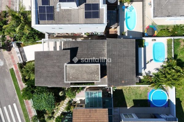 Casa à venda com 173m², 3 quartos, 3 suítes, 2 vagas no bairro Cachoeira do Bom Jesus em Florianópolis