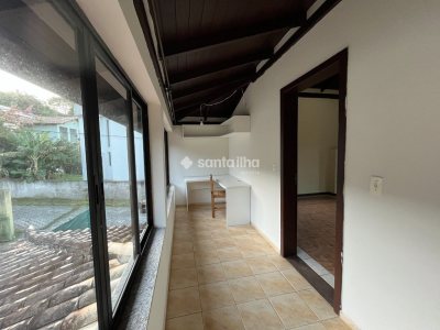 Casa para alugar com 200m², 3 quartos, 1 suíte, 2 vagas no bairro Lagoa da Conceição em Florianopolis - Foto 18