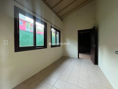 Casa para alugar com 200m², 3 quartos, 1 suíte, 2 vagas no bairro Lagoa da Conceição em Florianopolis - Foto 21