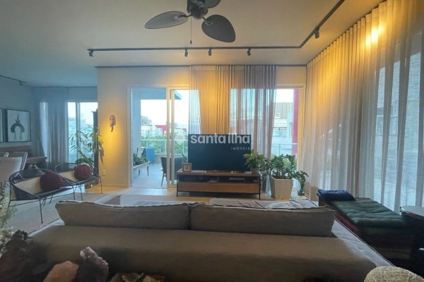 Cobertura à venda com 227m², 4 quartos, 3 suítes, 2 vagas no bairro Campeche em Florianópolis