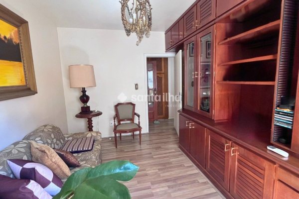 Apartamento à venda com 106m², 3 quartos, 1 suíte, 2 vagas no bairro Centro em Florianópolis