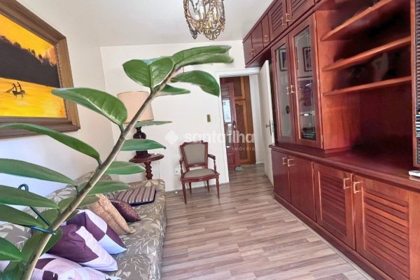 Apartamento à venda com 106m², 3 quartos, 1 suíte, 2 vagas no bairro Centro em Florianópolis