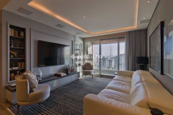 Apartamento à venda com 131m², 3 quartos, 3 suítes, 3 vagas no bairro Agronômica em Florianópolis