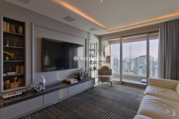 Apartamento à venda com 131m², 3 quartos, 3 suítes, 3 vagas no bairro Agronômica em Florianópolis