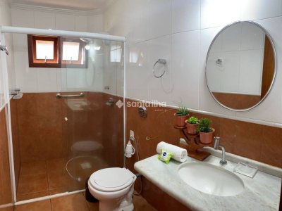 Casa à venda com 350m², 4 quartos, 3 suítes, 4 vagas no bairro Campeche em Florianópolis - Foto 21