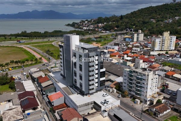 Sala/Conjunto à venda com 38m², 1 vaga no bairro Saco dos Limões em Florianópolis