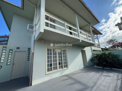 Casa à venda com 260m², 5 quartos, 2 suítes, 5 vagas no bairro Rio Tavares em Florianópolis - Foto 3