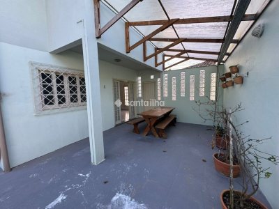 Casa à venda com 260m², 5 quartos, 2 suítes, 5 vagas no bairro Rio Tavares em Florianópolis - Foto 9