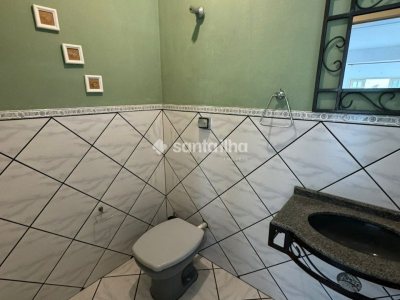 Casa à venda com 260m², 5 quartos, 2 suítes, 5 vagas no bairro Rio Tavares em Florianópolis - Foto 35