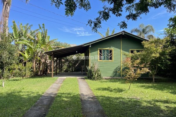 Casa para alugar com 56m², 1 quarto, 1 vaga no bairro Ribeirão da Ilha em Florianópolis