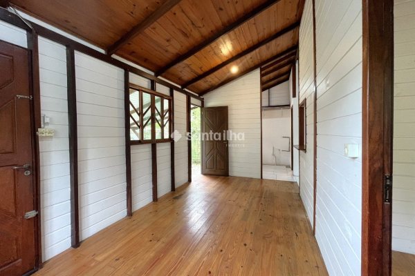 Casa para alugar com 56m², 1 quarto, 1 vaga no bairro Ribeirão da Ilha em Florianópolis