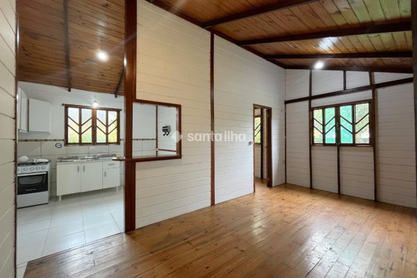 Casa para alugar com 56m², 1 quarto, 1 vaga no bairro Ribeirão da Ilha em Florianópolis