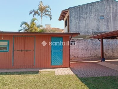 Casa à venda com 179m², 3 quartos, 1 suíte, 2 vagas no bairro Campeche em Florianópolis - Foto 17