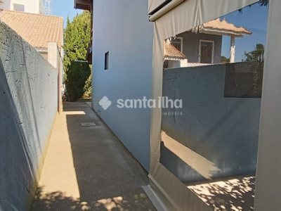Casa à venda com 179m², 3 quartos, 1 suíte, 2 vagas no bairro Campeche em Florianópolis - Foto 29