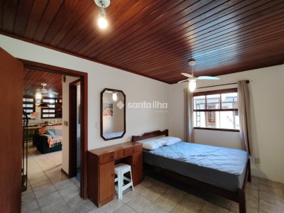 Casa à venda com 250m², 6 quartos, 3 suítes, 4 vagas no bairro Pântano do Sul em Florianópolis - Foto 34