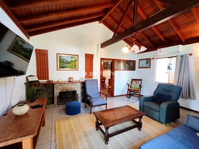 Casa à venda com 250m², 6 quartos, 3 suítes, 4 vagas no bairro Pântano do Sul em Florianópolis - Foto 5