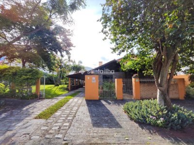 Casa à venda com 250m², 6 quartos, 3 suítes, 4 vagas no bairro Pântano do Sul em Florianópolis - Foto 4