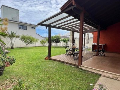 Casa à venda com 113m², 3 quartos, 1 suíte, 2 vagas no bairro Campeche em Florianópolis - Foto 3