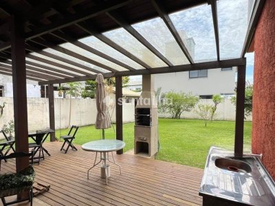 Casa à venda com 113m², 3 quartos, 1 suíte, 2 vagas no bairro Campeche em Florianópolis - Foto 4