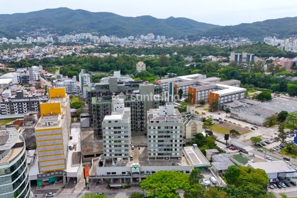 Sala/Conjunto à venda com 45m², 1 vaga no bairro Trindade em Florianópolis