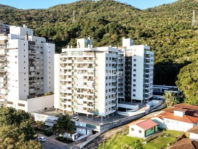 Apartamento à venda com 68m², 2 quartos, 1 suíte, 2 vagas no bairro Itacorubi em Florianópolis - Foto 4