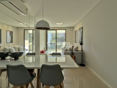Apartamento à venda com 68m², 2 quartos, 1 suíte, 2 vagas no bairro Itacorubi em Florianópolis - Foto 13