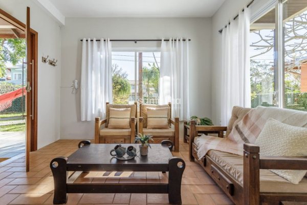 Casa em Condomínio à venda com 168m², 3 quartos, 1 suíte, 2 vagas no bairro Morro das Pedras em Florianópolis