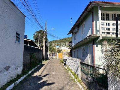 Casa à venda com 103m², 3 quartos, 1 suíte, 2 vagas no bairro Rio Tavares em Florianópolis - Foto 17
