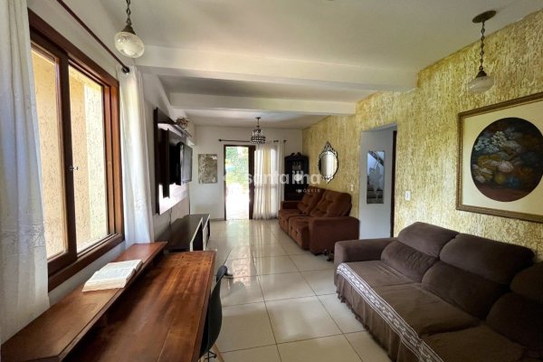 Casa para alugar ou comprar com 350m², 6 quartos, 2 suítes, 3 vagas no bairro Campeche em Florianópolis