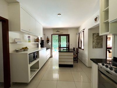 Casa para alugar ou comprar com 350m², 6 quartos, 2 suítes, 3 vagas no bairro Campeche em Florianópolis - Foto 6