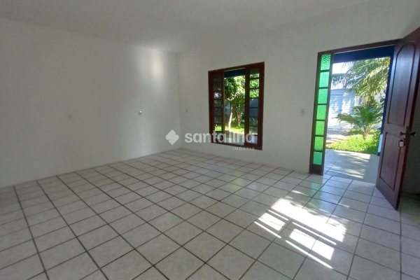 Casa para alugar com 120m², 3 quartos, 1 suíte, 2 vagas no bairro Campeche em Florianópolis